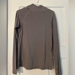 Free fly women’s bamboo longsleeve hooded sun shirt!Greyish/light purple color